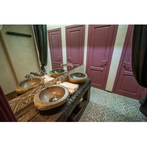 Ресторанный сервис бронирования столиков menu-rest.com - Интерьер ресторана "Red.Steak and Wine"