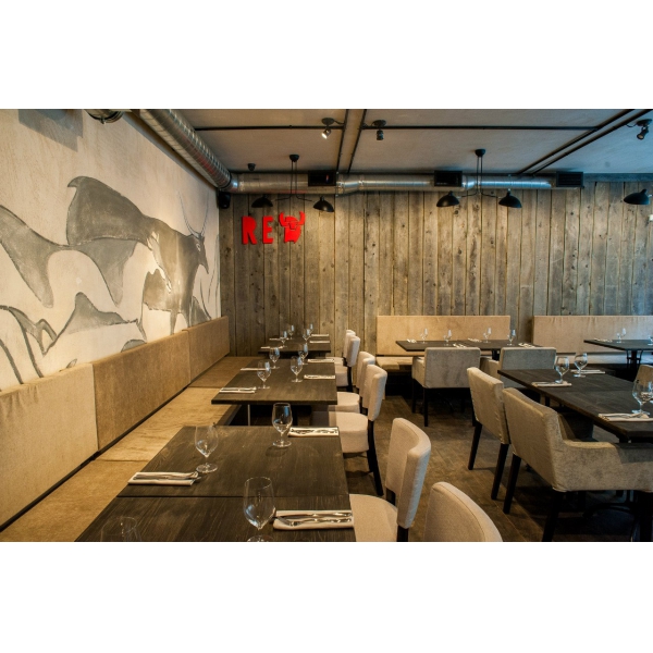 Ресторанный сервис бронирования столиков menu-rest.com - Интерьер ресторана "Red.Steak and Wine"