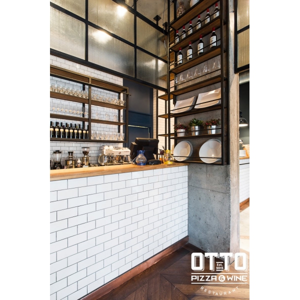 Ресторанный сервис бронирования столиков menu-rest.com - Интерьер ресторана "OTTO Pizza & Wine"