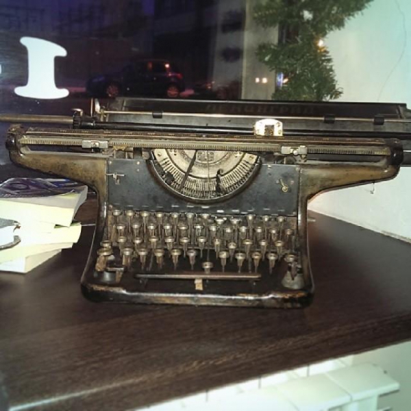 Ресторанный сервис бронирования столиков menu-rest.com - Интерьер ресторана "Book"