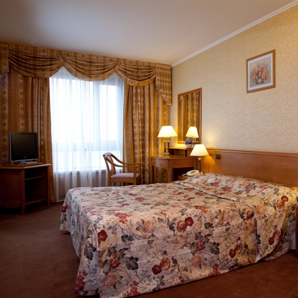 Ресторанный сервис бронирования столиков menu-rest.com - Интерьер ресторана "Космос"