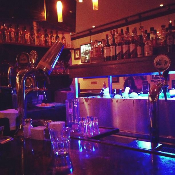 Ресторанный сервис бронирования столиков menu-rest.com - Интерьер ресторана "Hard Rock Cafe"