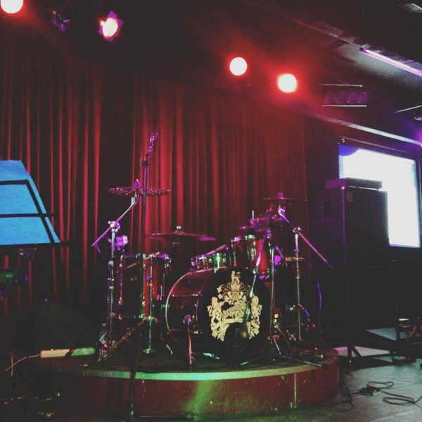 Ресторанный сервис бронирования столиков menu-rest.com - Интерьер ресторана "16 Тонн"