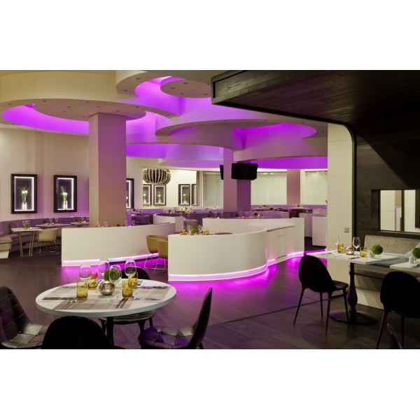 Ресторанный сервис бронирования столиков menu-rest.com - Интерьер ресторана "Novotel Москва Сити"