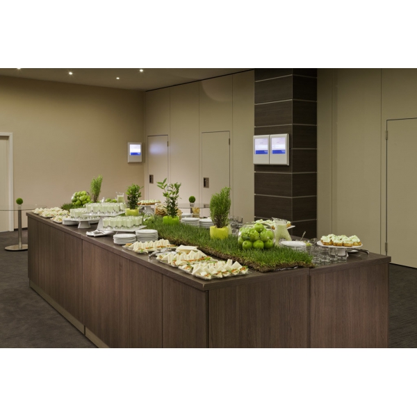 Ресторанный сервис бронирования столиков menu-rest.com - Интерьер ресторана "Novotel Москва Сити"