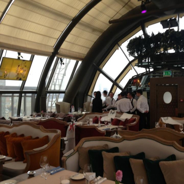 Ресторанный сервис бронирования столиков menu-rest.com - Интерьер ресторана "White Rabbit"