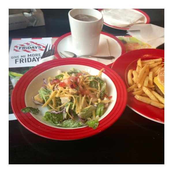 Ресторанный сервис бронирования столиков menu-rest.com - Интерьер ресторана "T.G.I. Friday`s"