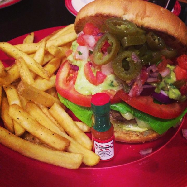 Ресторанный сервис бронирования столиков menu-rest.com - Интерьер ресторана "T.G.I. Friday`s"