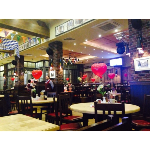 Ресторанный сервис бронирования столиков menu-rest.com - Интерьер ресторана "Paulaner Brauhaus"
