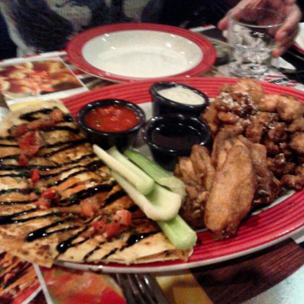 Ресторанный сервис бронирования столиков menu-rest.com - Интерьер ресторана "T.G.I. Friday`s"