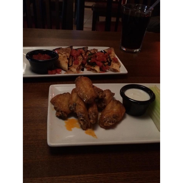 Ресторанный сервис бронирования столиков menu-rest.com - Интерьер ресторана "T.G.I. Friday`s"