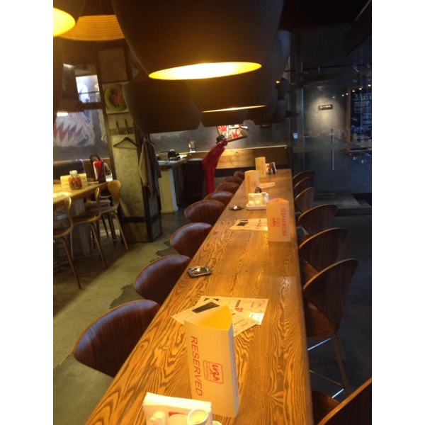 Ресторанный сервис бронирования столиков menu-rest.com - Интерьер ресторана "Изя гриль"