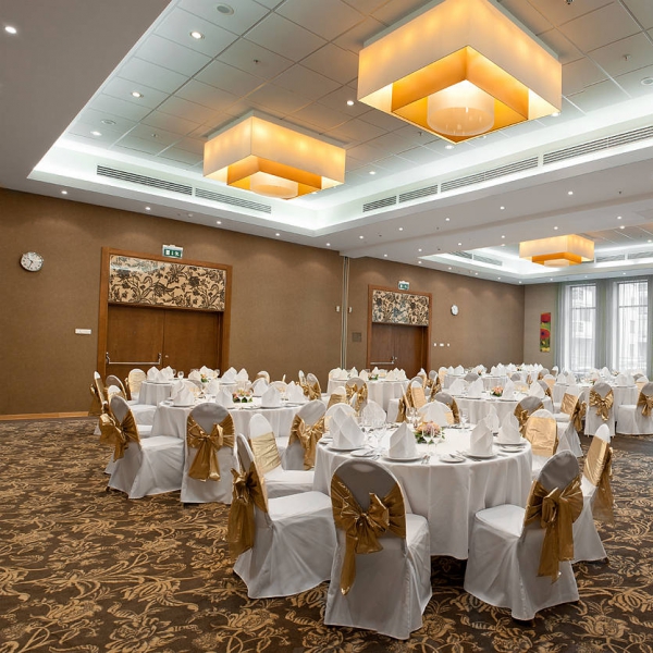 Ресторанный сервис бронирования столиков menu-rest.com - Интерьер ресторана "Holiday Inn Moscow Lesnaya & Suschevsky"