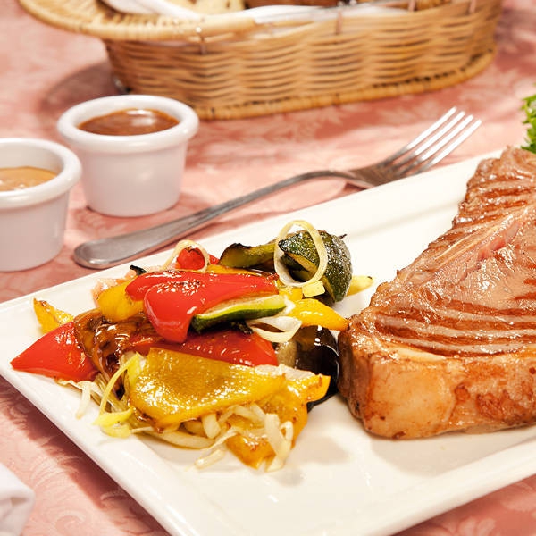 Ресторанный сервис бронирования столиков menu-rest.com - Интерьер ресторана "Holiday Inn Moscow Lesnaya & Suschevsky"