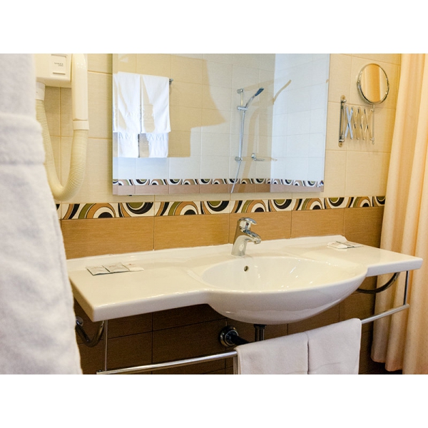 Ресторанный сервис бронирования столиков menu-rest.com - Интерьер ресторана "Максима Хотелс"