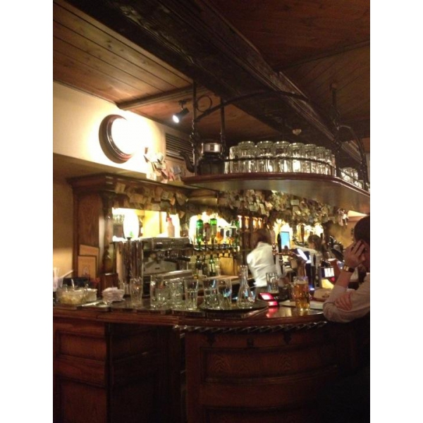 Ресторанный сервис бронирования столиков menu-rest.com - Интерьер ресторана "MOLLY GWYNN`S"