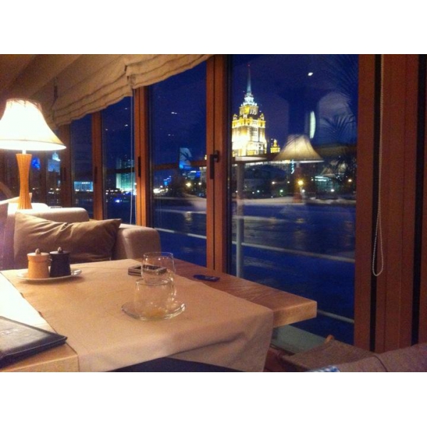 Теплоход Чайка Москва ресторан