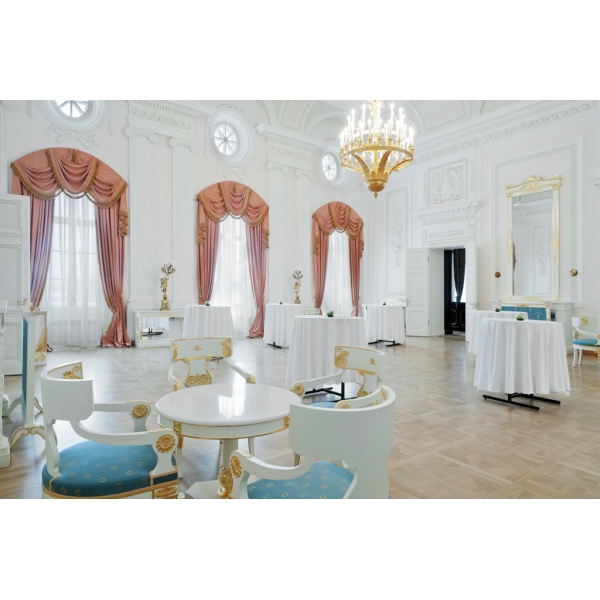 Ресторанный сервис бронирования столиков menu-rest.com - Интерьер ресторана "Петровский Путевой Дворец"