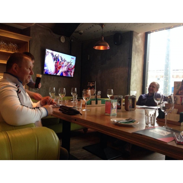 Ресторанный сервис бронирования столиков menu-rest.com - Интерьер ресторана "Брудер"