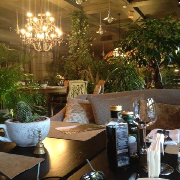 Ресторанный сервис бронирования столиков menu-rest.com - Интерьер ресторана "The сад"