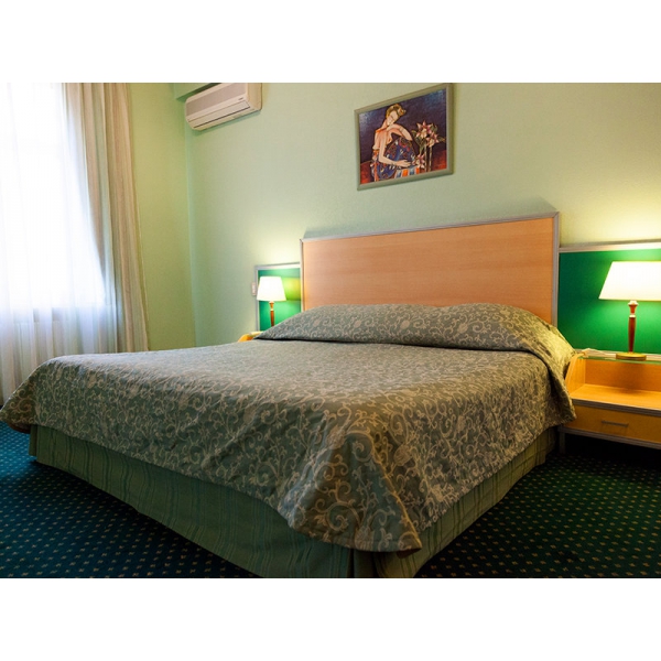 Ресторанный сервис бронирования столиков menu-rest.com - Интерьер ресторана "Максима Хотелс"