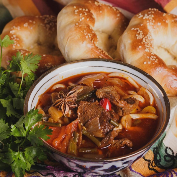 Ресторанный сервис бронирования столиков menu-rest.com - Интерьер ресторана "Павлин-Мавлин"