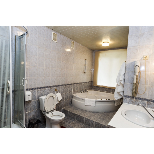 Ресторанный сервис бронирования столиков menu-rest.com - Интерьер ресторана "Глобус"