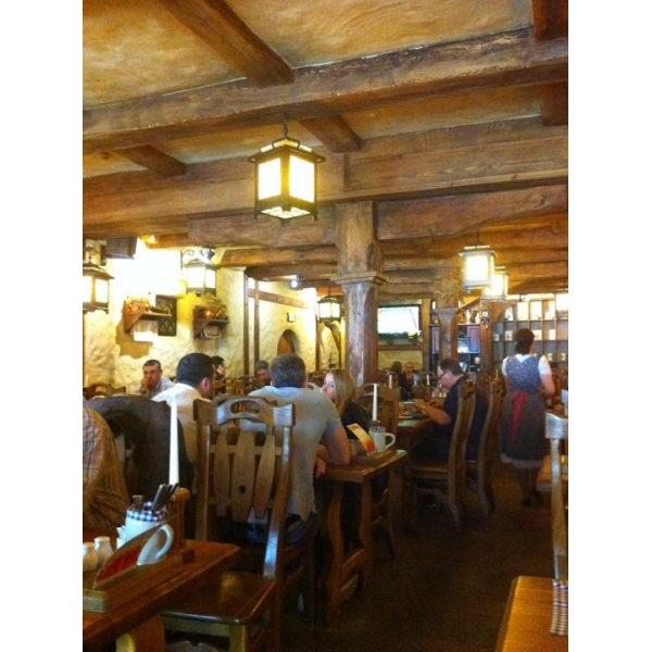 Ресторанный сервис бронирования столиков menu-rest.com - Интерьер ресторана "Бавариус"