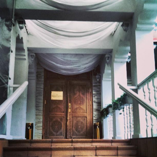 Ресторанный сервис бронирования столиков menu-rest.com - Интерьер ресторана "Павлин-Мавлин"