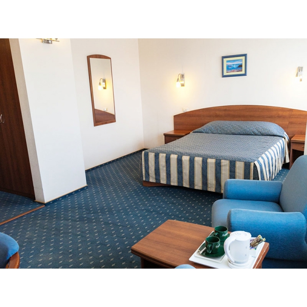 Ресторанный сервис бронирования столиков menu-rest.com - Интерьер ресторана "Максима Хотелс"