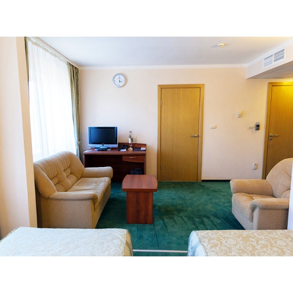 Ресторанный сервис бронирования столиков menu-rest.com - Интерьер ресторана "Максима Хотелс"