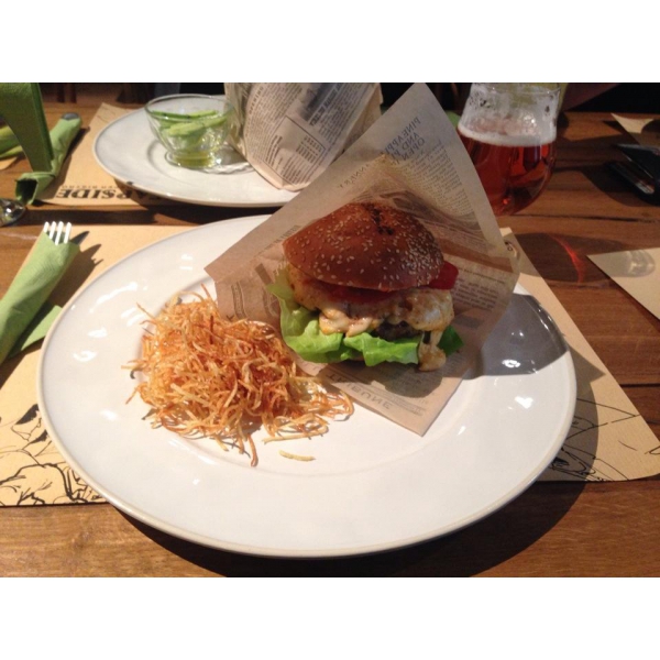 Ресторанный сервис бронирования столиков menu-rest.com - Интерьер ресторана "Cheapside Бургер Бистро"