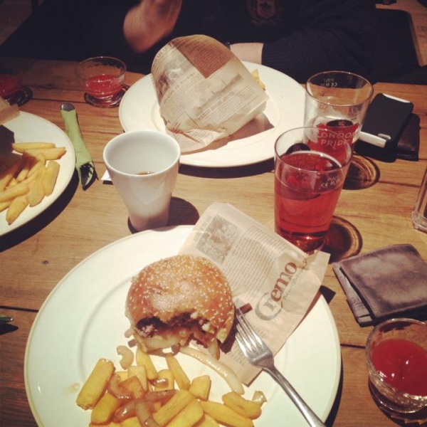 Ресторанный сервис бронирования столиков menu-rest.com - Интерьер ресторана "Cheapside Бургер Бистро"