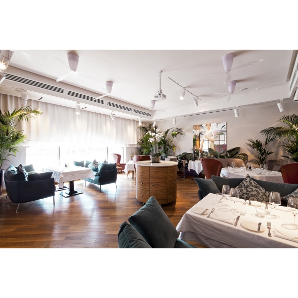 Ресторанный сервис бронирования столиков menu-rest.com - Интерьер ресторана "Selfie"