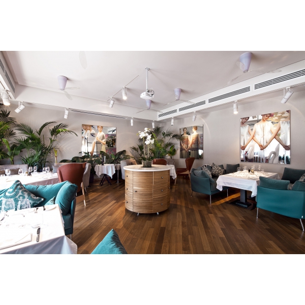 Ресторанный сервис бронирования столиков menu-rest.com - Интерьер ресторана "Selfie"