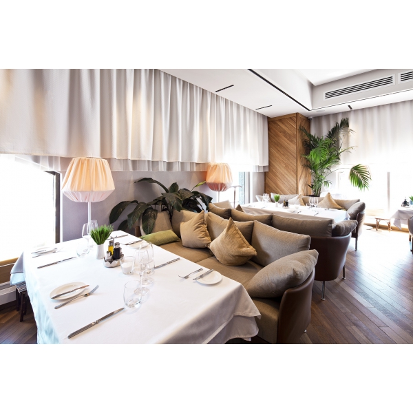 Ресторанный сервис бронирования столиков menu-rest.com - Интерьер ресторана "Selfie"