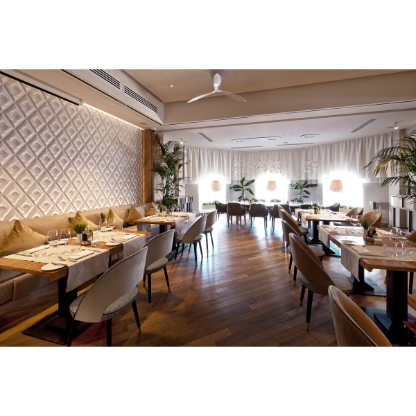 Ресторанный сервис бронирования столиков menu-rest.com - Интерьер ресторана "Selfie"