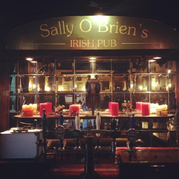 Салли о брайнс паб. Sally o brien s. Sally o'briens. Sally o'brien's, москва лого. Sally o'brien's, москва.