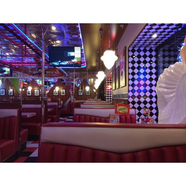 Ресторанный сервис бронирования столиков menu-rest.com - Интерьер ресторана "Beverly Hills Diner"