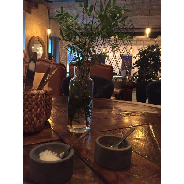 Ресторанный сервис бронирования столиков menu-rest.com - Интерьер ресторана "Mr.Ливанец"