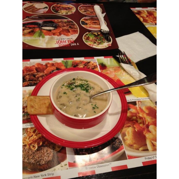 Ресторанный сервис бронирования столиков menu-rest.com - Интерьер ресторана "T.G.I. Friday`s"