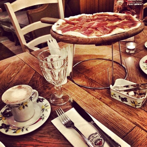 Ресторанный сервис бронирования столиков menu-rest.com - Интерьер ресторана "Чентрале"