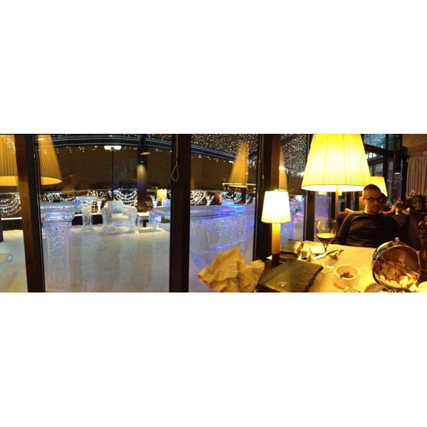 Ресторанный сервис бронирования столиков menu-rest.com - Интерьер ресторана "Река"