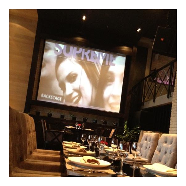 Ресторанный сервис бронирования столиков menu-rest.com - Интерьер ресторана "Кому жить хорошо"