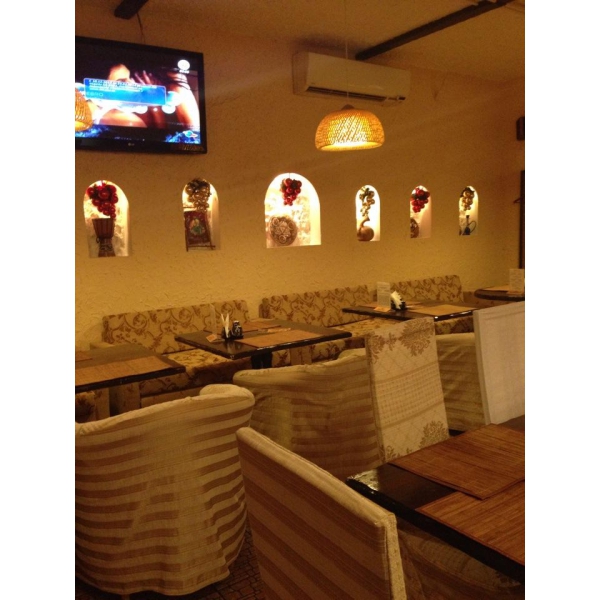 Ресторанный сервис бронирования столиков menu-rest.com - Интерьер ресторана "Караван One"