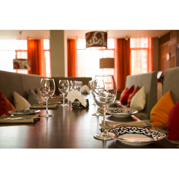 Ресторанный сервис бронирования столиков menu-rest.com - Интерьер ресторана "Изюм"