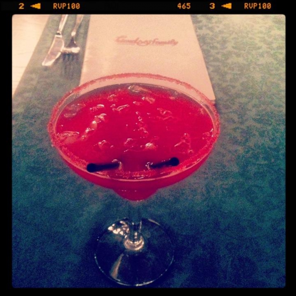 Ресторанный сервис бронирования столиков menu-rest.com - Интерьер ресторана "Friends & Family"