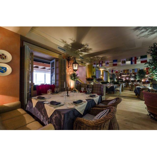 Ресторанный сервис бронирования столиков menu-rest.com - Интерьер ресторана "La Taverna"