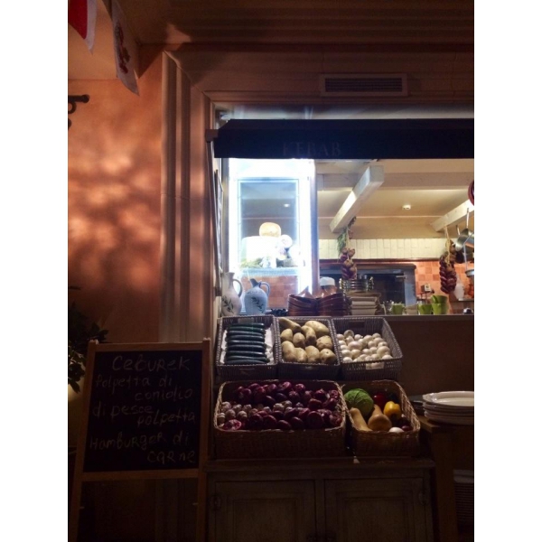 Ресторанный сервис бронирования столиков menu-rest.com - Интерьер ресторана "La Taverna"