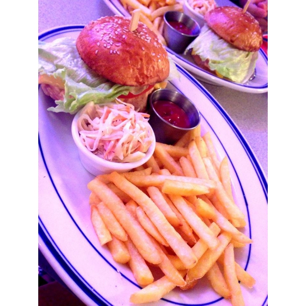 Ресторанный сервис бронирования столиков menu-rest.com - Интерьер ресторана "Frendys Diner"